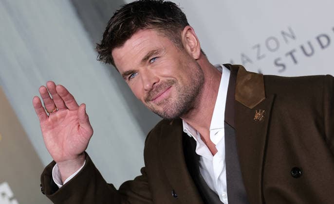 10 February, 2026 - Los Angeles, California - Chris Hemsworth. World Premiere Of Amazon MGM Studios Crime 101 held at The United Theater on Broadway, in Los Angeles. Los Angeles USA  - ZUMAa123 20260210_zaa_a123_201 Copyright: xADx