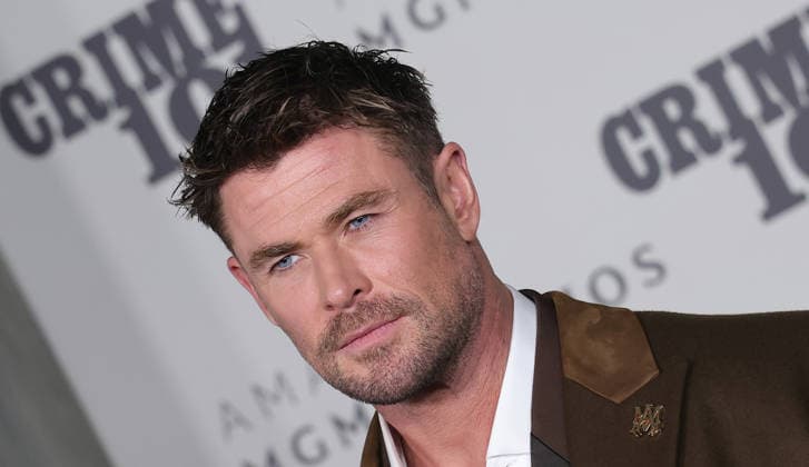 10 February, 2026 - Los Angeles, California - Chris Hemsworth. World Premiere Of Amazon MGM Studios Crime 101 held at The United Theater on Broadway, in Los Angeles. Los Angeles USA - ZUMAa123 20260210_zaa_a123_148 Copyright: xADx