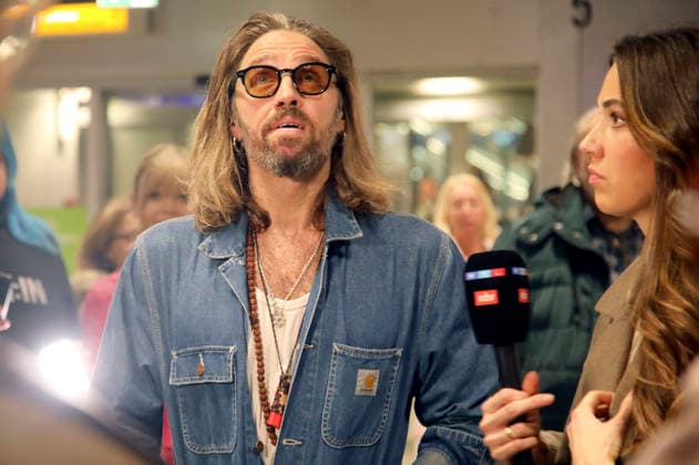 Gil Ofarim bei der Rückkehr der Dschungelcamp-Kandidaten der RTL Reality-TV-Show Ich bin ein Star - holt mich hier raus aus Australien auf dem Flughafen Frankfurt am Main. Frankfurt, 11.02.2026