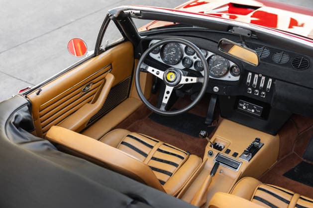 Vintage Hollywood Ferrari that featured in A Star is Born heads under the hammer at estimated £1.9m Story from Jam Press (Hollywood Ferrari Sale) Pictured: The 1971 Ferrari 365 GTB 4 Daytona Spider by Scaglietti. Vintage Hollywood Ferrari that featured in A Star is Born heads under the hammer at estimated £1.9m A vintage Hollywood Ferrari that featured in ‘A Star is Born’ heads under the hammer at an estimated £1.9m. This breathtaking 1971 Ferrari 365 GTB 4 Daytona Spider by Scaglietti presents a unique chance at owning a part of silver screen history. The motor is believed to have appeared in both A Star Is Born, featuring Kris Kristofferson and Barbra Streisand, and The Gumball in 1976. The 55-year-old ride was formerly owned by  Copyright: xJamxPress CourtesyxofxRMxSotheby s