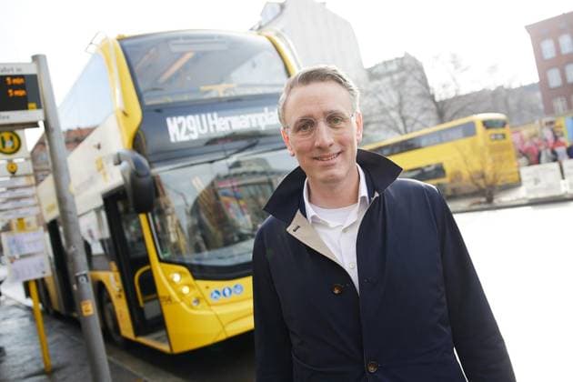 Lieblingsort von Christoph Heuing ** NUR FÜR REDAKTIONELLE ZWECKE ** EDITORIAL USE ONLY **<p>Christoph Heuing, Geschäftsführer des Verkehrsverbundes Berlin-Brandenburg (VBB), steht vor einem Doppeldecker M29 am Hermannplatz. Deutschland Berlin Berlin Copyright: JörgxCarstensen