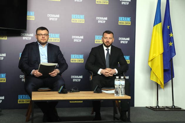 Director of the National Anti-Corruption Bureau of Ukraine Semen Kryvonos (L) and Head of the Specialized Anti-Corruption Prosecutor’s Office Oleksandr Klymenko take part in a briefing to present the report on the activities of NABU and SAPO in the second half of 2025 at the Media Center Ukraine, Kyiv, Ukraine, February 10, 2026. In the second half of 2025, NABU and SAPO reached a new level in exposing corruption in strategic sectors of the economy and defence. Despite Russian aggression, the agencies carried out large-scale operations in the energy sector, uncovered corruption schemes in military procurement, and exposed cases involving high-ranking officials. Twelve top officials were served with suspicions. (Photo by Yuliia Ovsiannikova  Copyright: xYuliiaxOvsiannikovax