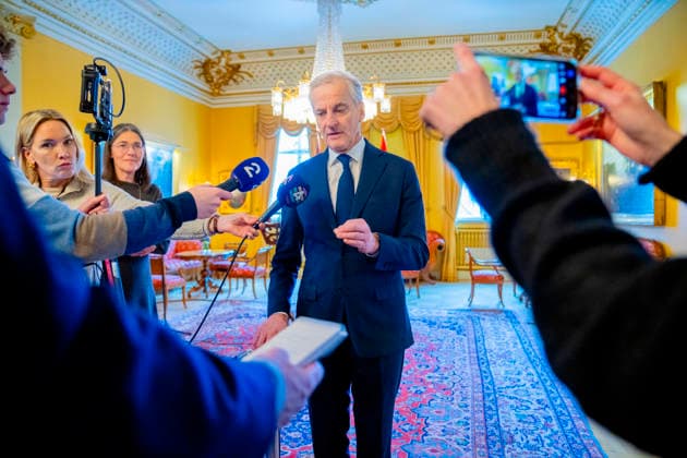 Store moter Abbas Oslo 20260211. Jonas Gahr Store etter motet med Palestinas president Mahmoud Abbas i regjeringens representasjonsanlegg i Parkveien. Foto: Stian Lysberg Solum NTB Oslo Norge 8znE7W7z2ZE EDITORIAL USE ONLY Ref:_POL8znE7W7z2ZE.jpg Copyright: xStianxLysbergxSolumx xNTBx