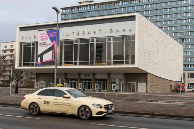 Das im Jahr 1963 eröffnete Kino International an der Karl-Marx-Allee in Berlin-Mitte wird nach einer Generalsanierung am 26.02.2026 wieder eröffnet. .