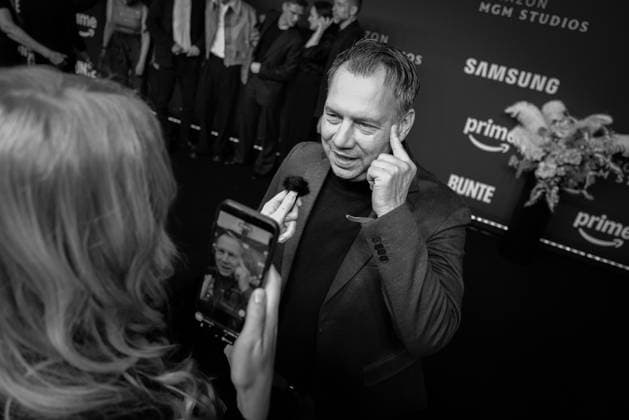 A NIGHT TO REMEMBER von Prime Video und Amazon MGM Studios Sebastian Fitzek im Interview A NIGHT TO REMEMBER Dinner von Prime Video und Amazon MGM Studios Anlässlich der 76. Berlinale im VON GREIFSWALD in Berlin Copyright: xEventpressx
