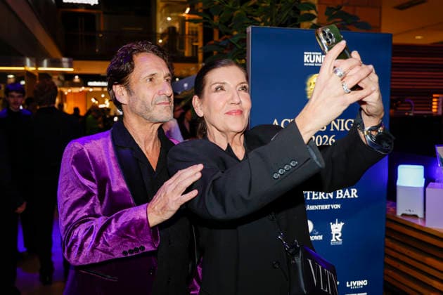 Falk-Willy Wild, Katy Karrenbauer bei Actors Night 2026 in dem Alice Rooftop & Garden im Living Berlin.