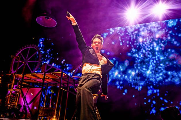 February 11, 2026, Manchester, United Kingdom: MIKA (MICHAEL HOLBROOK PENNIMAN JR) performs on stage at the AO Arena in Manchester during his Spinning Out tour, delivering a flamboyant, high-energy set to a packed arena crowd. Manchester United Kingdom  - ZUMAp211 20260211_aap_p211_005 Copyright: xAndyxVonxPipx