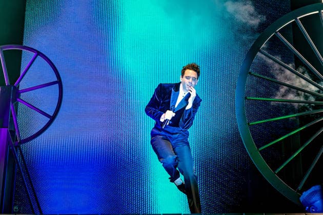 February 11, 2026, Manchester, United Kingdom: Mika (MICHAEL HOLBROOK PENNIMAN JR) performs on stage at the AO Arena, Manchester, UK, during his Spinning Out tour, delivering a flamboyant, high-energy set to a packed arena crowd. Manchester United Kingdom  - ZUMAp211 20260211_aap_p211_021 Copyright: xAndyxVonxPipx
