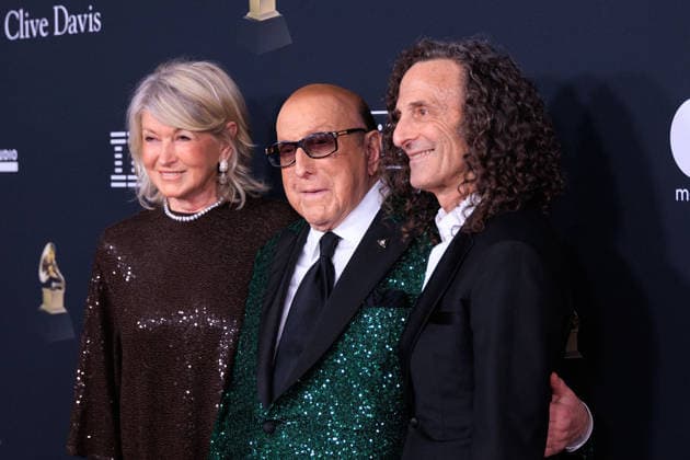 January 31, 2026, Beverly Hills, California, USA: Martha Stewart, Clive Davis, Kenny G at the 2026 Pre-Grammy Gala on Saturday February 31, 2026 at The Beverly Hilton in Beverly Hills, California. JAVIER ROJAS PI Beverly Hills USA  - ZUMAp124 20260131_zaa_p124_498 Copyright: xJavierxRojasx