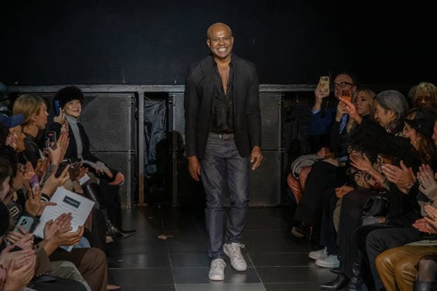 Frederick Anderson runway New York Fashion Week in New York, USA - 11 Feb 2026 Designer Frederick Anderson walks the runway finale at the Frederick Anderson fashion show during New York Fashion Week at Nebula. New York United States Copyright: xRonxAdarx xSOPAxImagesx _radar_anderson_20260211_01087