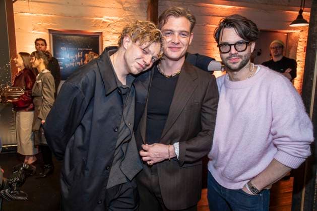 Leonhard Kunz, David Schütter, und Jascha Caspar Bauer zu Gast auf dem schwarzen Teppich bei der Premiere Fotocall A NIGHT TO REMEMBER von Prime Video und Amazon MGM Studios auf der 76.Berlinale am Mittwoch 11. Februrar 2026 im Von Greifswald in Berlin Berlin Deutschland