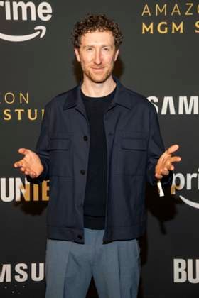 Louis Klamroth TV Moderator ARD zu Gast auf dem schwarzen Teppich bei der Premiere Fotocall A NIGHT TO REMEMBER von Prime Video und Amazon MGM Studios auf der 76.Berlinale am Mittwoch 11. Februrar 2026 im Von Greifswald in Berlin Berlin Deutschland