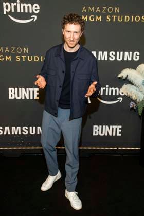 Louis Klamroth TV Moderator ARD zu Gast auf dem schwarzen Teppich bei der Premiere Fotocall A NIGHT TO REMEMBER von Prime Video und Amazon MGM Studios auf der 76.Berlinale am Mittwoch 11. Februrar 2026 im Von Greifswald in Berlin Berlin Deutschland