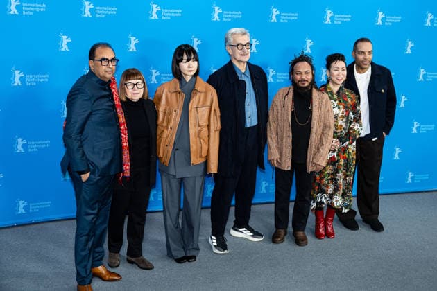 Berlin Berlinale, 76. internationale Filmfestspiele Berlin 2026 v.L. Shivendra Singh Dungarpur, Ewa Puszcyriska, Bae Doona, Wim Wenders, Min Bahadur, Hikari, Reinaldo Marcus Green Photo Call International Jury Berlinale, 76. internationale Filmfestspiele Berlin 2026 -Pressefoto Roger Buerke Copyright: xEibner-Pressefoto RogerxBuerkex EP_RBE