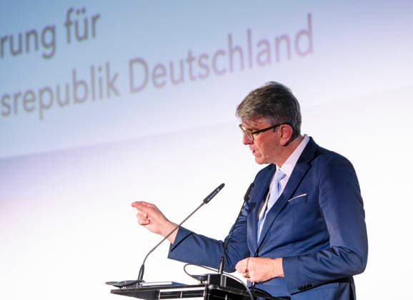 Wolfram Weimer besucht DPT26 EUR, Deutschland, Berlin. 12.02.2026: Filmpolitische Rede des Staatsminister Wolfram Weimer, Beauftragter der Bundesregierung für Kultur und Medien, besucht den Deutschen Produzententag 2026 in Berlin. Unter dem Motto Gemeinsam stärker: Deutschlands Filmwirtschaft im internationalen Wettbewerb bringt der Deutsche Produzententag 2026 vor Eröffnung der Berlinale zentrale Akteurinnen und Akteure der nationalen und internationalen Filmwirtschaft zusammen.