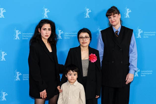 Berlin Berlinale, 76. internationale Filmfestspiele Berlin 2026 Links Laila Mahmudi, Mitte Liam Hussaini, Shahrbanoo Sadat, Rechts Katja Adomeit Photocall No Good Men Berlinale, 76. internationale Filmfestspiele Berlin 2026 -Pressefoto Roger Buerke Copyright: xEibner-Pressefoto RogerxBuerkex EP_RBE