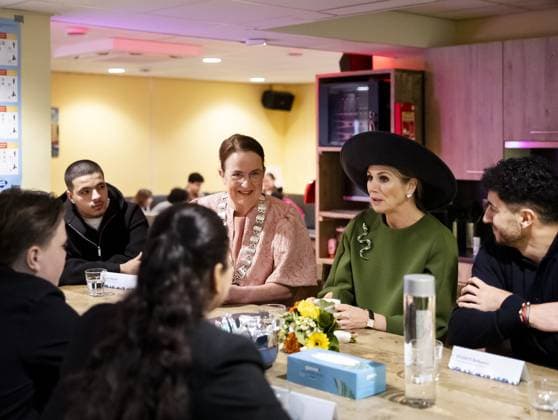PURMEREND - Queen Maxima speaks with young people and youth workers at the Columbuzz youth center. Maxima is visiting the North Holland town to learn more about how residents are committed to improving their living environment. REMKO DE WAAL ANP netherlands out - belgium out  Copyright: xx x550464108x originalFilename: 550464108.jpg