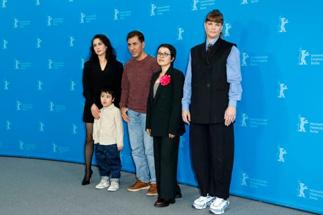 Laila Mahmudi, Liam Hussaini, Anwar Hashimi, Shahrbanoo Sadat und Katja Adomeit beim Photocall zum Kinofilm No Good Men Kabul Jan auf der Berlinale 2026 76. Internationale Filmfestspiele Berlin im Hotel Grand Hyatt. Berlin, 12.02.2026
