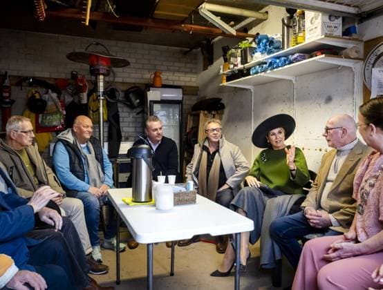 PURMEREND - Queen Maxima speaks with residents in a garage at Flat Het Dagboek. Maxima is visiting the North Holland town to learn more about how residents are committed to improving their living environment. REMKO DE WAAL ANP netherlands out - belgium out  Copyright: xx x550465344x originalFilename: 550465344.jpg
