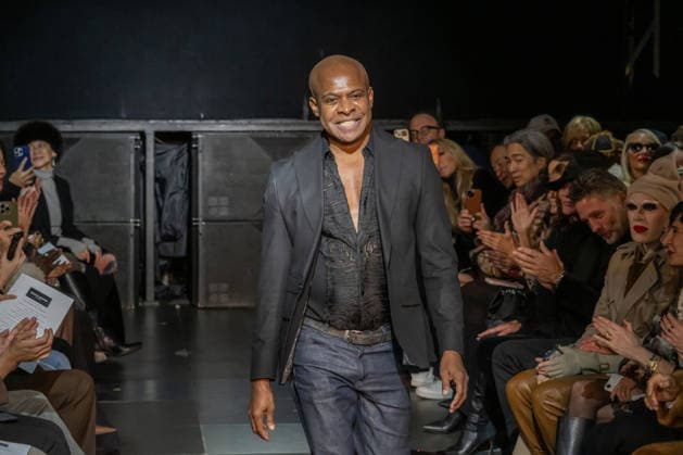Frederick Anderson - Runway - February 2026 New York Fashion Week (NEW) Frederick Anderson - Runway - February 2026 New York Fashion Week. February 11, 2026, New York, New York, USA: Designer Frederick Anderson walks the runway finale at the Frederick Anderson fashion show during New York Fashion Week at Nebula on February 11, 2026 in New York City. (Credit: M10s TheNews2) (Foto: M10s Thenews2 imago images) Frederick Anderson - Runway - February 2026 New York Fashion Week  Copyright: xRonxAdarx