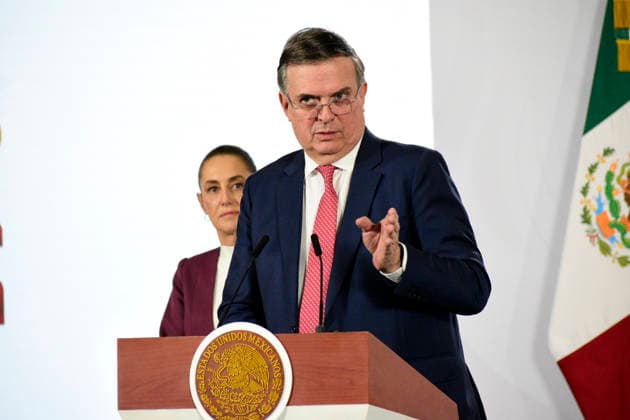 Mexico™s President Claudia Sheinbaum News Conference Mexico™s President Claudia Sheinbaum Pardo is seen behind while Mexico s Economic Minister, Marcelo Ebrard Casaubon speak during a briefing about the mineral concessions recovered by the State at National Palace. on February 12, 2026 in Mexico City, Mexico. (Photo by Luis Barron Eyepix Group) Copyright: xLuisxBarronx xEyepixxGroupx LB_12022026_175929