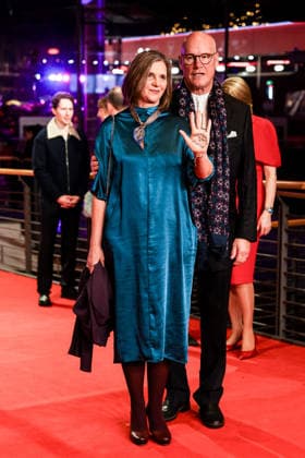 Berlin Berlinale, 76. internationale Filmfestspiele Berlin 2026 Katrin Goering-Eckardt mit Message auf der Hand Remembrance is not a violation, Thies Gundlach Eroeffnungsfeier Berlinale Palast, Roter Teppich Berlinale, 76. internationale Filmfestspiele Berlin 2026 -Pressefoto Roger Buerke Copyright: xEibner-Pressefoto RogerxBuerkex EP_RBE