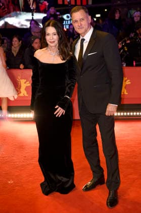 Iris Berben mit Partner Heiko Kiesow bei der Festivaleröffnung mit der Premiere des Kinofilms No Good Men auf der Berlinale 2026 76. Internationale Filmfestspiele Berlin im Berlinale Palast. Berlin, 12.02.2026