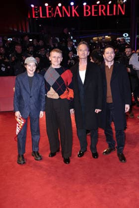 Ken Petrie, Neil Patrick Harris, George Jaques und Bella Ramsey bei der Eroeffnung der 76. Berlinale Internationale Filmfestspiele mit der - No Good Men- Film Premiere am 12.02.2026 in Berlin Berlinale Opening 2026 mit der -No Good Men- Film Premiere in Berlin