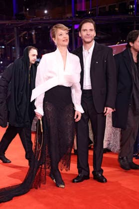 Heike Makatsch und Daniel Brühl bei der Festivaleröffnung mit der Premiere des Kinofilms No Good Men auf der Berlinale 2026 76. Internationale Filmfestspiele Berlin im Berlinale Palast. Berlin, 12.02.2026