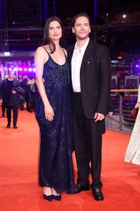 Daniel Brühl mit Ehefrau Felicitas Rombold bei der Festivaleröffnung mit der Premiere des Kinofilms No Good Men auf der Berlinale 2026 76. Internationale Filmfestspiele Berlin im Berlinale Palast. Berlin, 12.02.2026