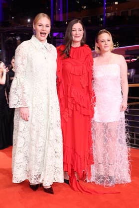 Rosalie Thomass, Alexandra Maria Lara und Jasna Fritzi Bauer bei der Festivaleröffnung mit der Premiere des Kinofilms No Good Men auf der Berlinale 2026 76. Internationale Filmfestspiele Berlin im Berlinale Palast. Berlin, 12.02.2026