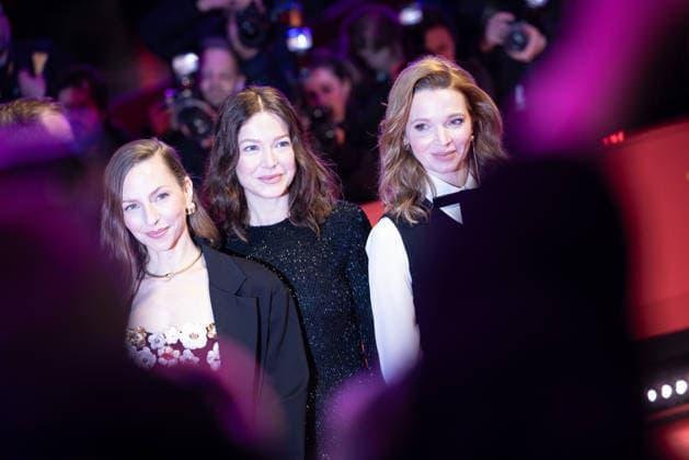 Opening 76. Berlinale - Der alternative Blick Katharina Schüttler, Hannah Herzsprung, Karoline Herfurth Eröffnung der 76. Berlinale mit dem afghanischen Film No Good Men im Berlinale Palast in Berlin Copyright: xEventpressx