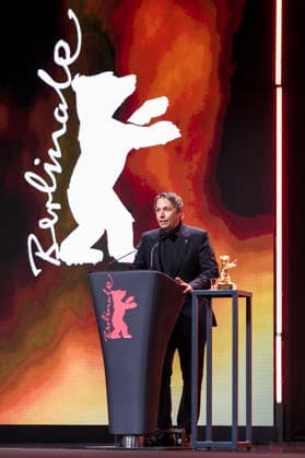 Sean Baker bei der Verleihung des Goldenen Ehrenbären für das Lebenswerk während der Eröffnungszeremonie der Berlinale 2026 76. Internationale Filmfestspiele Berlin im Berlinale Palast . Berlin, 12.02.2026