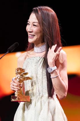 Michelle Yeoh bei der Verleihung des Goldenen Ehrenbären für das Lebenswerk während der Eröffnungszeremonie der Berlinale 2026 76. Internationale Filmfestspiele Berlin im Berlinale Palast . Berlin, 12.02.2026