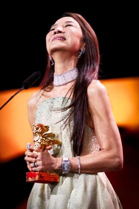Michelle Yeoh bei der Verleihung des Goldenen Ehrenbären für das Lebenswerk während der Eröffnungszeremonie der Berlinale 2026 76. Internationale Filmfestspiele Berlin im Berlinale Palast . Berlin, 12.02.2026