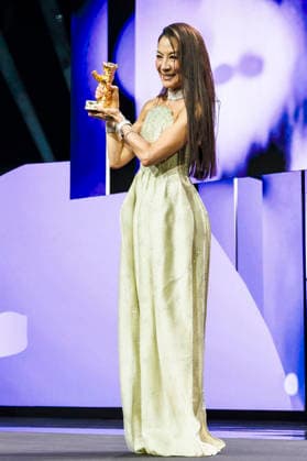 Michelle Yeoh bei der Verleihung des Goldenen Ehrenbären für das Lebenswerk während der Eröffnungszeremonie der Berlinale 2026 76. Internationale Filmfestspiele Berlin im Berlinale Palast . Berlin, 12.02.2026