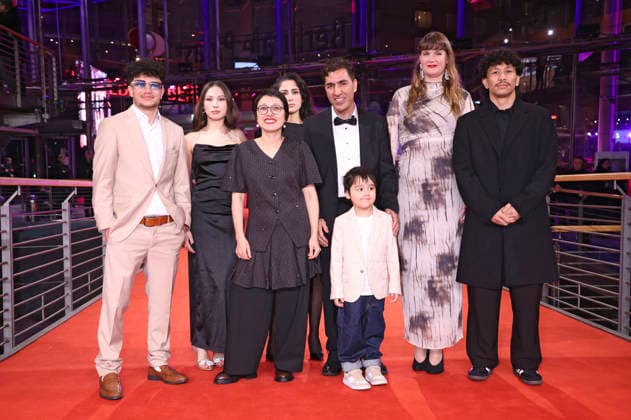 Laila Mahmudi, Shahrbanoo Sadat, Anwar Hashimi, Liam Hussaini, Katja Adomeit und Gäste bei der Festivaleröffnung mit der Premiere des Kinofilms No Good Men auf der Berlinale 2026 76. Internationale Filmfestspiele Berlin im Berlinale Palast. Berlin, 12.02.2026
