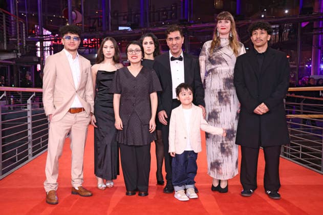 Laila Mahmudi, Shahrbanoo Sadat, Anwar Hashimi, Liam Hussaini, Katja Adomeit und Gäste bei der Festivaleröffnung mit der Premiere des Kinofilms No Good Men auf der Berlinale 2026 76. Internationale Filmfestspiele Berlin im Berlinale Palast. Berlin, 12.02.2026
