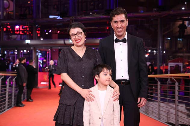 Shahrbanoo Sadat, Liam Hussaini und Anwar Hashimi bei der Festivaleröffnung mit der Premiere des Kinofilms No Good Men auf der Berlinale 2026 76. Internationale Filmfestspiele Berlin im Berlinale Palast. Berlin, 12.02.2026