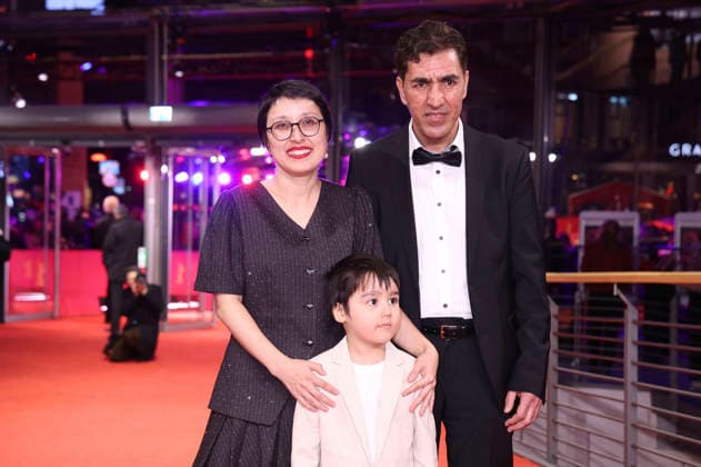 Shahrbanoo Sadat, Liam Hussaini und Anwar Hashimi bei der Festivaleröffnung mit der Premiere des Kinofilms No Good Men auf der Berlinale 2026 76. Internationale Filmfestspiele Berlin im Berlinale Palast. Berlin, 12.02.2026