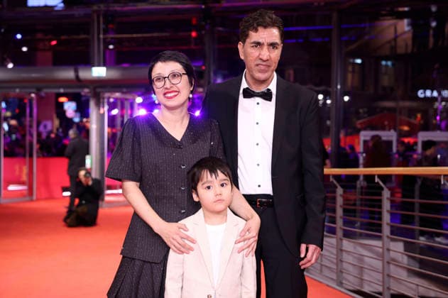 Shahrbanoo Sadat, Liam Hussaini und Anwar Hashimi bei der Festivaleröffnung mit der Premiere des Kinofilms No Good Men auf der Berlinale 2026 76. Internationale Filmfestspiele Berlin im Berlinale Palast. Berlin, 12.02.2026