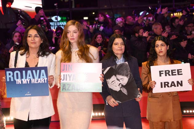 Düzen Tekkal, Pheline Roggan, Jasmin Tabatabai und Banafshe Hourmazdi bei der Festivaleröffnung mit der Premiere des Kinofilms No Good Men auf der Berlinale 2026 76. Internationale Filmfestspiele Berlin im Berlinale Palast. Berlin, 12.02.2026