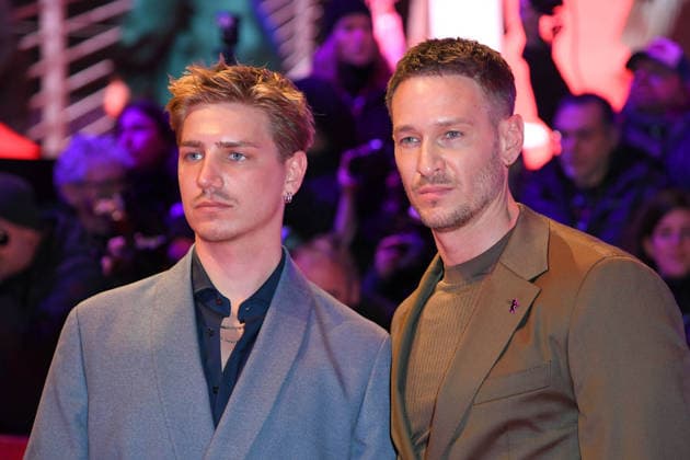 Vladimir Burlakov mit Freund Martin Samek auf dem Roten Teppich der ERÖFFNUNG DER 76. BERLINALE (International Berlin Film Festival) im Berlinale Palast am Potsdamer Platz in Berlin am 12.02.2026