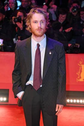Louis Hofmann auf dem Roten Teppich der ERÖFFNUNG DER 76. BERLINALE (International Berlin Film Festival) im Berlinale Palast am Potsdamer Platz in Berlin am 12.02.2026