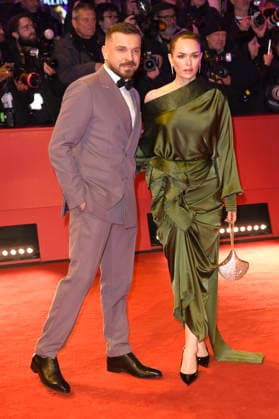 Edin Hasanovic und Melika Foroutan bei der Festivaleröffnung mit der Premiere des Kinofilms No Good Men auf der Berlinale 2026 76. Internationale Filmfestspiele Berlin im Berlinale Palast. Berlin, 12.02.2026