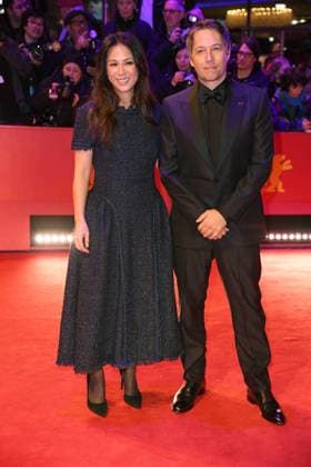 Sean Baker mit Ehefrau Samantha Quan auf dem Roten Teppich der ERÖFFNUNG DER 76. BERLINALE (International Berlin Film Festival) im Berlinale Palast am Potsdamer Platz in Berlin am 12.02.2026