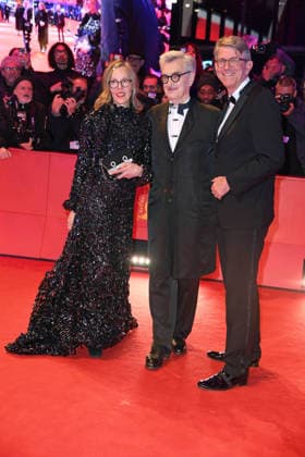 Wim Wenders mit Ehefrau Donata Wenders, Wolfram Weimer auf dem Roten Teppich der ERÖFFNUNG DER 76. BERLINALE (International Berlin Film Festival) im Berlinale Palast am Potsdamer Platz in Berlin am 12.02.2026