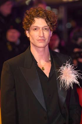 Daniel Donskoy bei der Festivaleröffnung mit der Premiere des Kinofilms No Good Men auf der Berlinale 2026 76. Internationale Filmfestspiele Berlin im Berlinale Palast. Berlin, 12.02.2026
