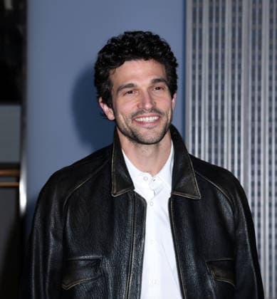 February 12, 2026, New York, Ny, United States: Paul Anthony Kelly visits the Empire State Building to celebrate the premiere of FXs Love Story: John F. Kennedy Jr. & Carolyn Bessette. Held at Empire State Building in New York. Zuma Press February 12, 2026 New York United States - ZUMAp281 20260212_zea_p281_006 Copyright: xPhotoxImagexPressx