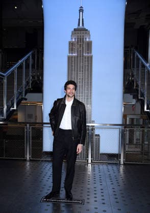 February 12, 2026, New York, Ny, United States: Paul Anthony Kelly visits the Empire State Building to celebrate the premiere of FXs Love Story: John F. Kennedy Jr. & Carolyn Bessette. Held at Empire State Building in New York. Zuma Press February 12, 2026 New York United States - ZUMAp281 20260212_zea_p281_008 Copyright: xPhotoxImagexPressx